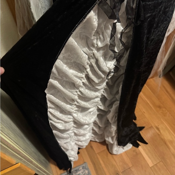 Dead Bride Costume full outfit with wig Black and White Gothic Zombie vibe Dress - Picture 5 of 11